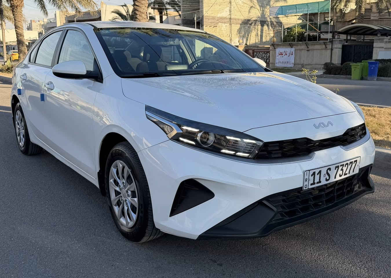 السلام عليكم 
للبيع كيا سيراتو 2022 خليجي مكفوله كفاله عامه من الصبغ والتبديل والبارد ماشيه 60 الف كيلو مواصفات عاديه مكينه 1600 دوش شاشه اصليه كار بلي وكامره وحساس خلفي وتحكمات رقم بغداد الجديد بأسمي مكاني بغداد السيديه للاستفسار اكثر اتصل ***********
