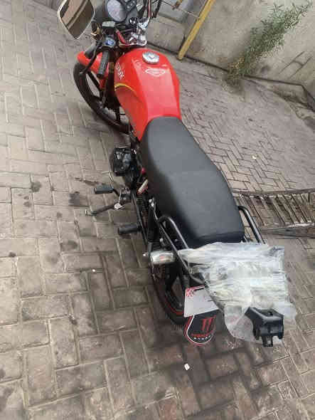 شاينك للبيع 
موديل 2025 
الدراجه ماشية 9 الاف 
دراجة جديدة سعرها 750 الف 
***********
