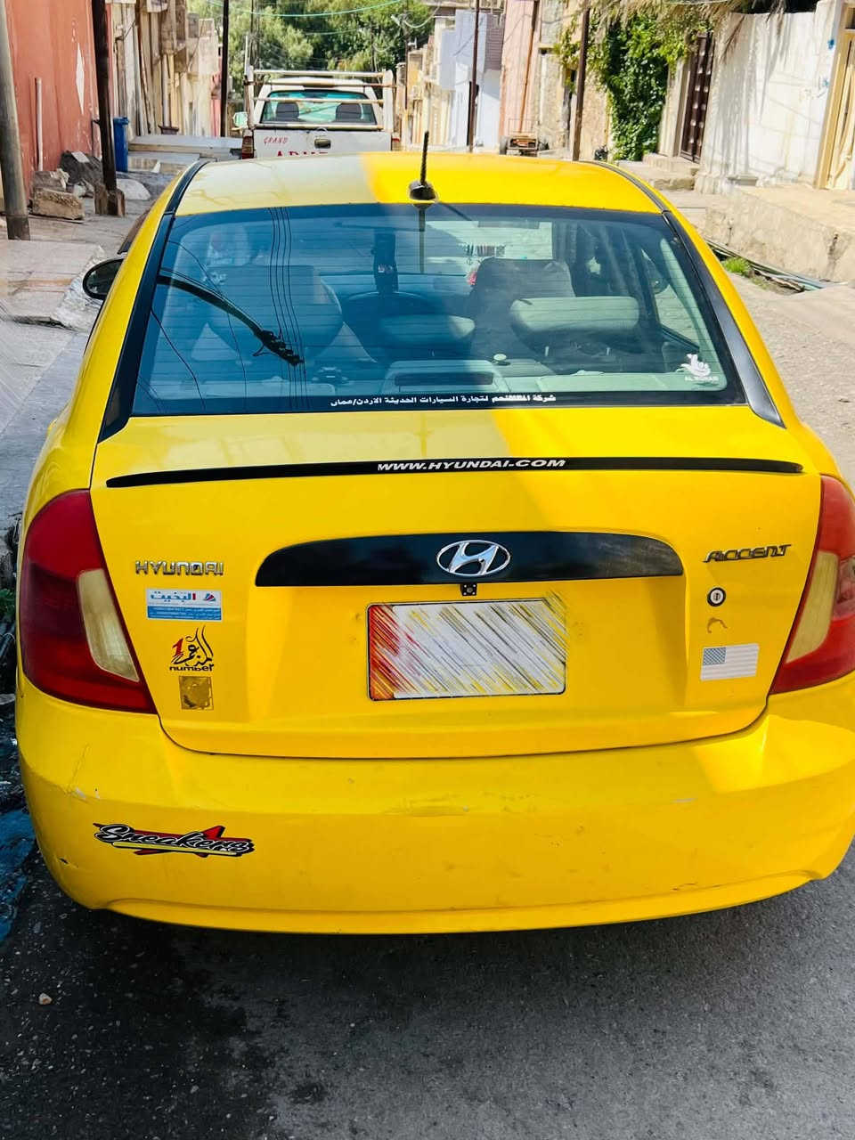 اكسنت أمريكي 2008 تومايتك محرك 16 ضررها خارجي جاملغ الخلفي سعرها 78 وبيها مجال بسيط اومعارض بخصوصي اتصال ***********
