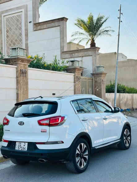 سبورتج خليجي كفاااله السعر 137 موديل 2012 السياره جديده التصال ☎️ ***********
*المواصفات فول عله فئه 
*بني رامه 
*بصمت تشغيل 
*كشنات جلد 
*مري شفط 
*تبريد قطعتين 
*كامره خلفيه دواره 
*حساسات ماميه خلفيه 
*فوال تحكمات ستيرن 
*الد مامي خلفي 
*كشنات تفئه+ كهربائيه 
*مقاعد خلفيه تفئه 
*ستيرن تفئه 
السياره فوالل وبعد بيه هواي مواصفات                     👇
مكان السياره بغداد التصال *********** السعر 137 وبيه مجال.
