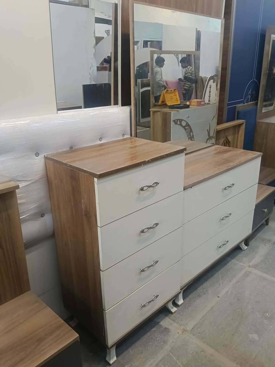 غرفه تركي سعرها 400وي النقل والشد داخل بغداد 🪿🪿


**إذا كنت صاحب هذا الإعلان وتريد حذفه لأي سبب، رجاءا أرسل رسالة إلى الدعم الفني**