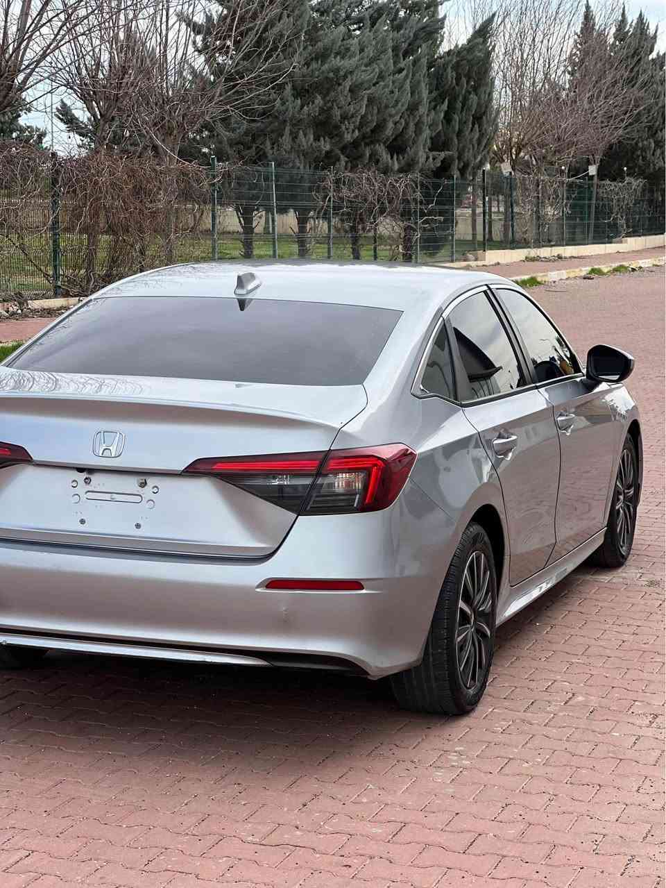 هوندا سيڤيك موديل 2025 شكل حديث  السعر 137 $ مجال   ماشيه فقط 9 mil مواصفات محرك 2.0 تنفسطبيعي  كاميرا خلفية 3 أنظمة قيادة كاميرا امامية للتحذير من الاصطدام مانع تزحلق شاشة لمس قياس 9 إنش نظام صوتي ممتاز وميزة الشحن اللاسلكي للهواتف مصابيح أمامية من نوع ليد، تكملها مصابيح نهارية ومصابيح هالوجين أمامية للضباب مثبت سرعة نظام التحذير من مغادرة المسارالمحافظة على المسار التعرف على المشاةبدون رقم تترقم شيمالي اربيل دهوك سليماني حادث فقط باب و شبر جملغ بدون دواخل گير محرك حجر گزوز شرط  مكان سياره عقره ابعت عن موصل و اربيل ساعه رقم موبايل *********** واتساب رقم اسيا *********** اكر, نينوى
