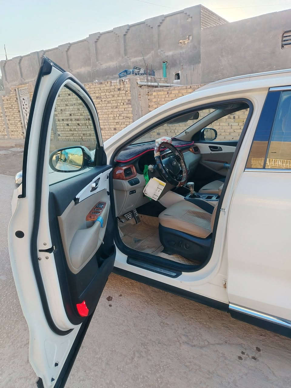 السلام عليكم ورحمة الله وبركاته
سورنتو موديل 20

السيارة تحكمات ستيرن

كشنات جلد مشمشي

تغليف أرضية جلد

كشنات تغليف

داخل بيجي +اسود

مري شفط

كامرة خلفية

شاشة كبيرة

حساس امامي +خلفي

ماشية 90 الف وقابل للزيادة

رقم انكليزي

سنوية 2031
تلفون ***********
السيارة مكفولة من الضربة والصبغ
