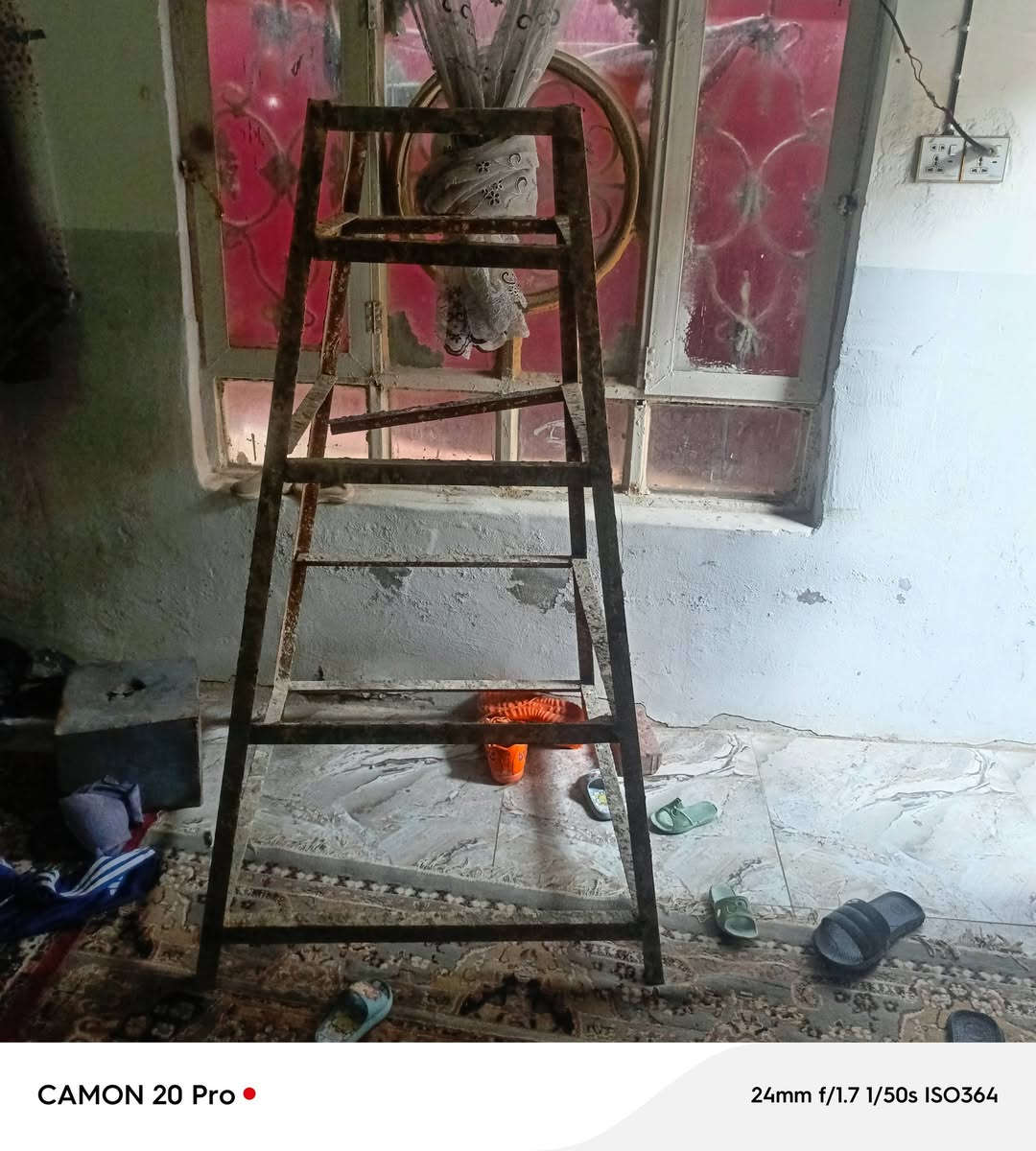 سلام عليكم منجلايق 2الرتفاع متر ونص الواحد +3مصاطر الوحده 3امتار وربع ونص مامتكد +لوحه 3امتار 40كلهن انضاف 90وبيهن مجال قليل مكاني كوفه بل عباسيه ***********
