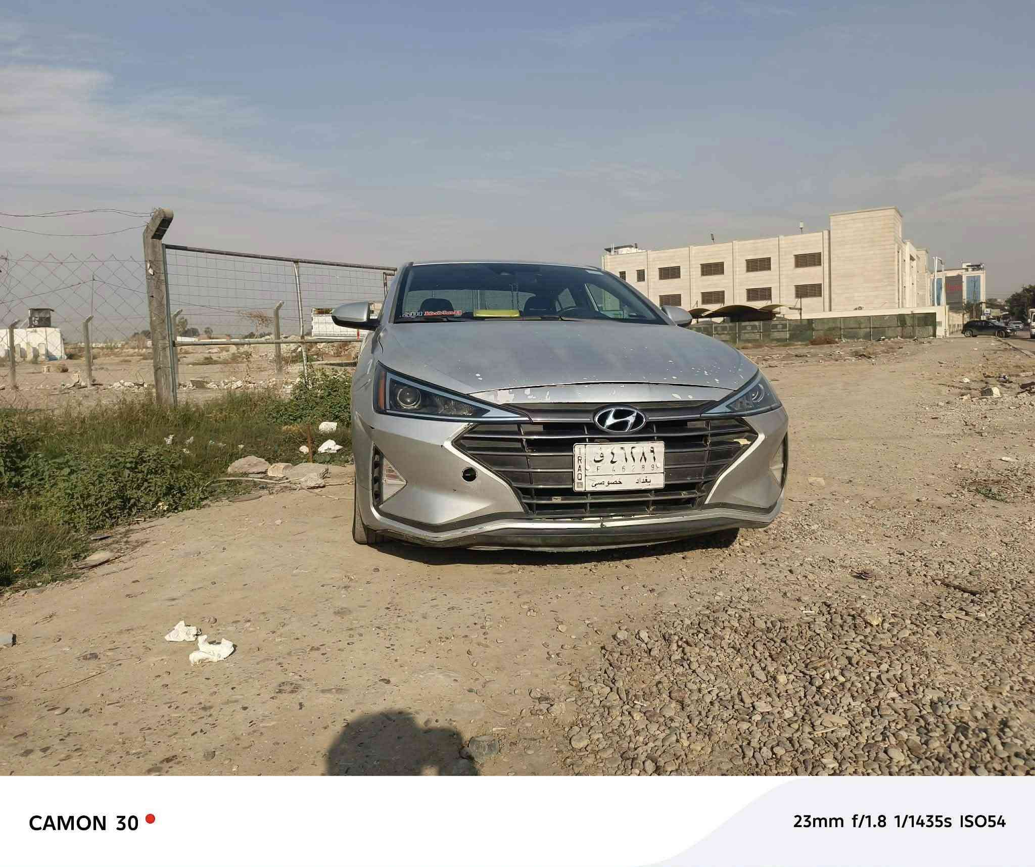 السلام عليكم
النترا وارد أمريكي للبيع موديل ١٩ ألون سلفر 

رقم بغداد بسمي تحويل مباشر 

سياره حلوه وجاهزه ونضيفه 

حادثه بامريكا موضح بالصور 

وبيه ضربه هنا ابغداد جاملغ شويه والباب مصلحات فول 

مكانه بغداد العامرية 

السعر ١٢٠ بيها مجال 

‏***********
