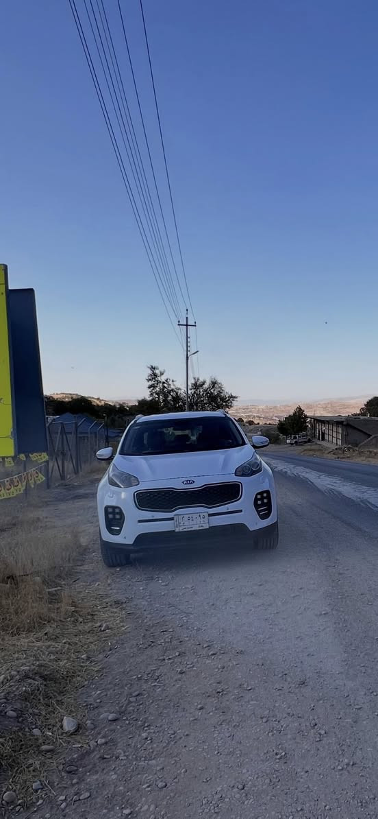 للبيع كيا سبورتج 2017خليجي مشروع وطني رقم بغداد
محرك 2000 دوش المرغوب وبلادي على وضع الشركة 

مكفولة كفالة عامة من الصبغ فقط بيها بارد جداً بسيط بلجامع الخلفي  على كد نص شبر ورصعة بسيطة بلباب عكس السايق 

السعر : 175 ورقة وبيها مجال او مراوس بموديل 24 او 25
بأسمي شرط التحويل ثاني يوم 
العنوان :بغداد-السيدية 
***********
