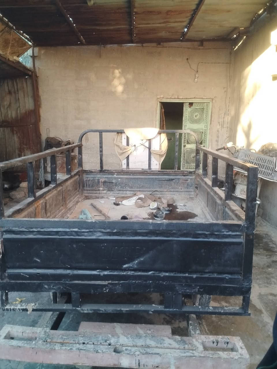 السلام عليكم ستوته للبيع 2018 كلك مقفوله سرقه وعشائر السعر 500 وبيها مجال قليل عنواني ال حمد تليفون *********** كوم حديد
