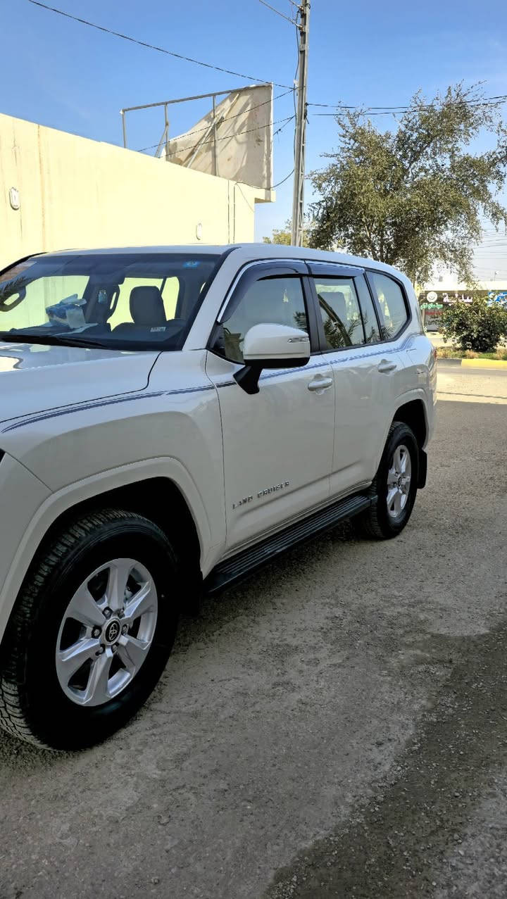 السلام عليكم
لاندكروز للبيع موديل 2025رقم بغداد بأسمي فئة GXR1 اقل فئة كرسي كهرباء السايق فقط محرك 6 سلندر 4000 تنفس طبيعي السيارة مكفولة كفالة عامة من الدعامية الى الدعامية بدون شخط او صبغ ماشية فقط 3500 زيرو شركة ساز ضمان 4 سنوات الموقع ديالى بعقوبة السعر 610 يعني 6 شدات و 10 اوراق للاستفسار الاتصال على الرقم
***********
