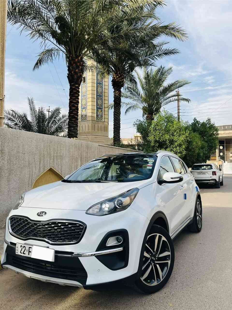 سلام عليكم
كيا سبورتج 2021 خليجي بدون ضربه ولا صبغ رقم أربيل ماشيه 57 محرك 2000 دوش 
فول مواصفات (مواصفات الجيتي لاين ) 
١- بصمه ٢- بانوراما ٣- كراسي كهرباء عدد ٤- جنطه كهرباء ٥- داخل لونين ٦- ليد صباحي ٧- شاشه بلاديه ٨- كاميرا بلاديه ٩- حساسات اماميه وخلفيه ١٠- بك لايت ليد ١١- تبريد شاشه ١٢- مري شفط وأشاره ١٣- بصمه أبواب ١٤- تشغيل عن بعد ١٥- مودات قياده ١٦- شاشه عطلات ١٧- تحكم جهتين 
مكاني بغداد السيديه 
***********
