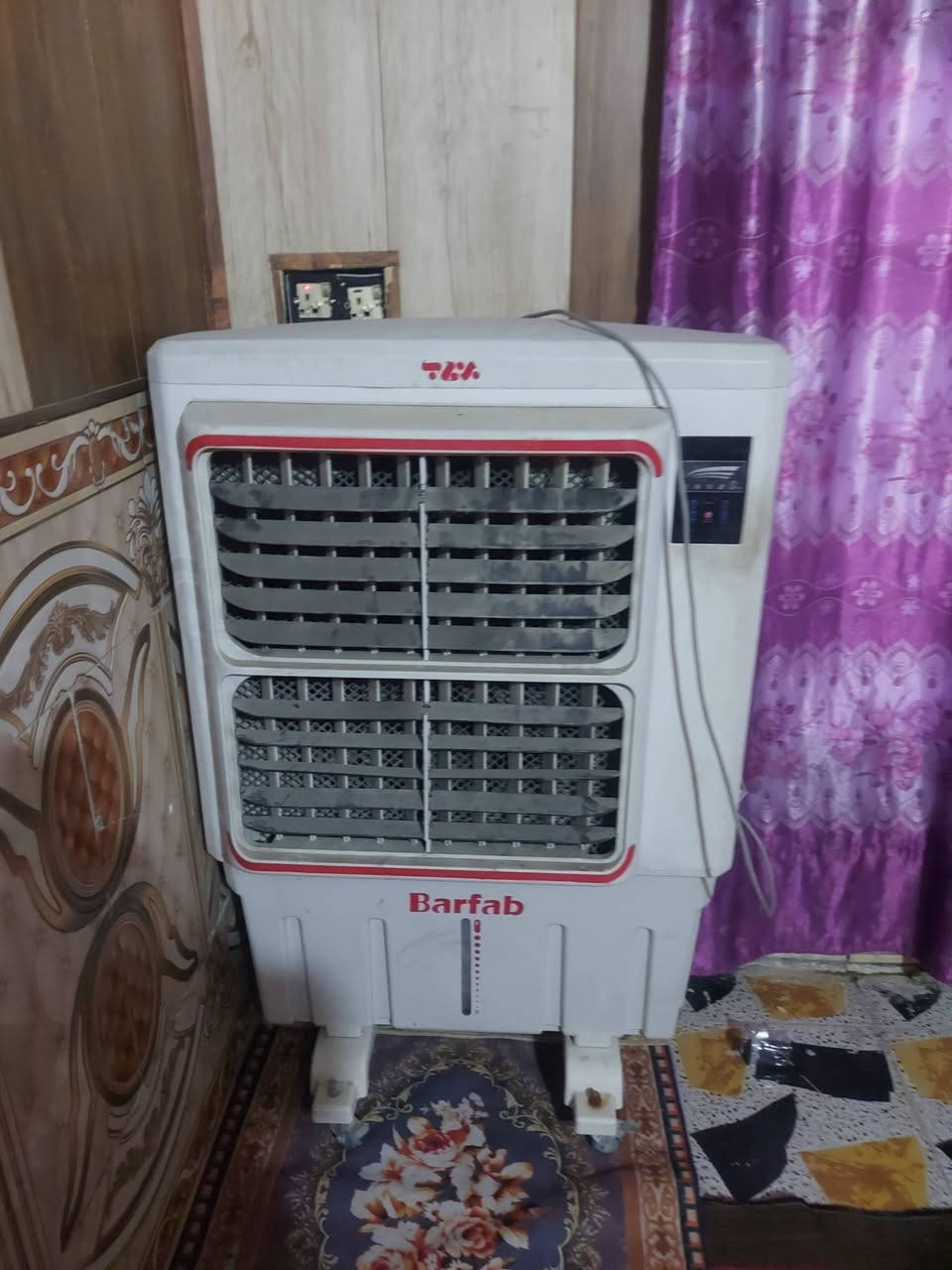 مبرده جديده 
مستخدمه شي قليل
حله ابو خستاوي
***********
