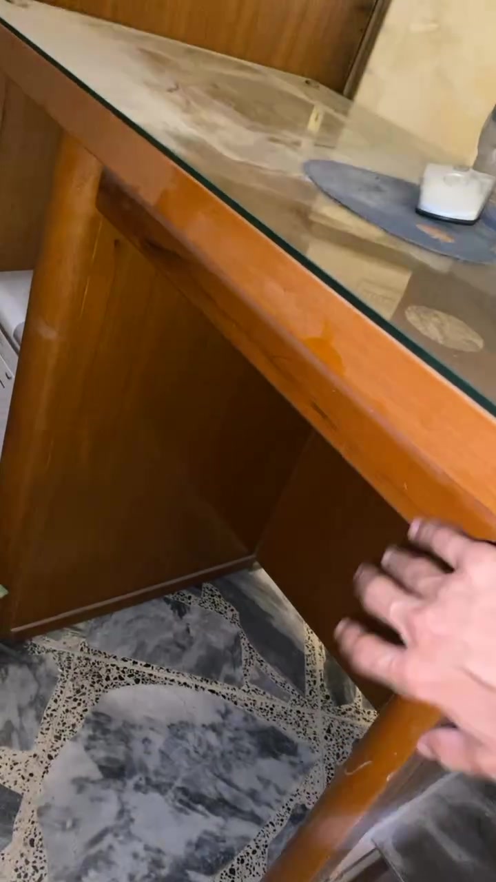 السلام عليكم ميز للبيع 
مكتبي ويرهم الغير المكتب كذالك بي جرار + 3 رفوف 

 وكلة صااااج ومن فوك بي جامه حفاضا عليه من الشخوط 

سعر ب125 وبي مجال

مكاني بغداد الدوره
واتس ***********
