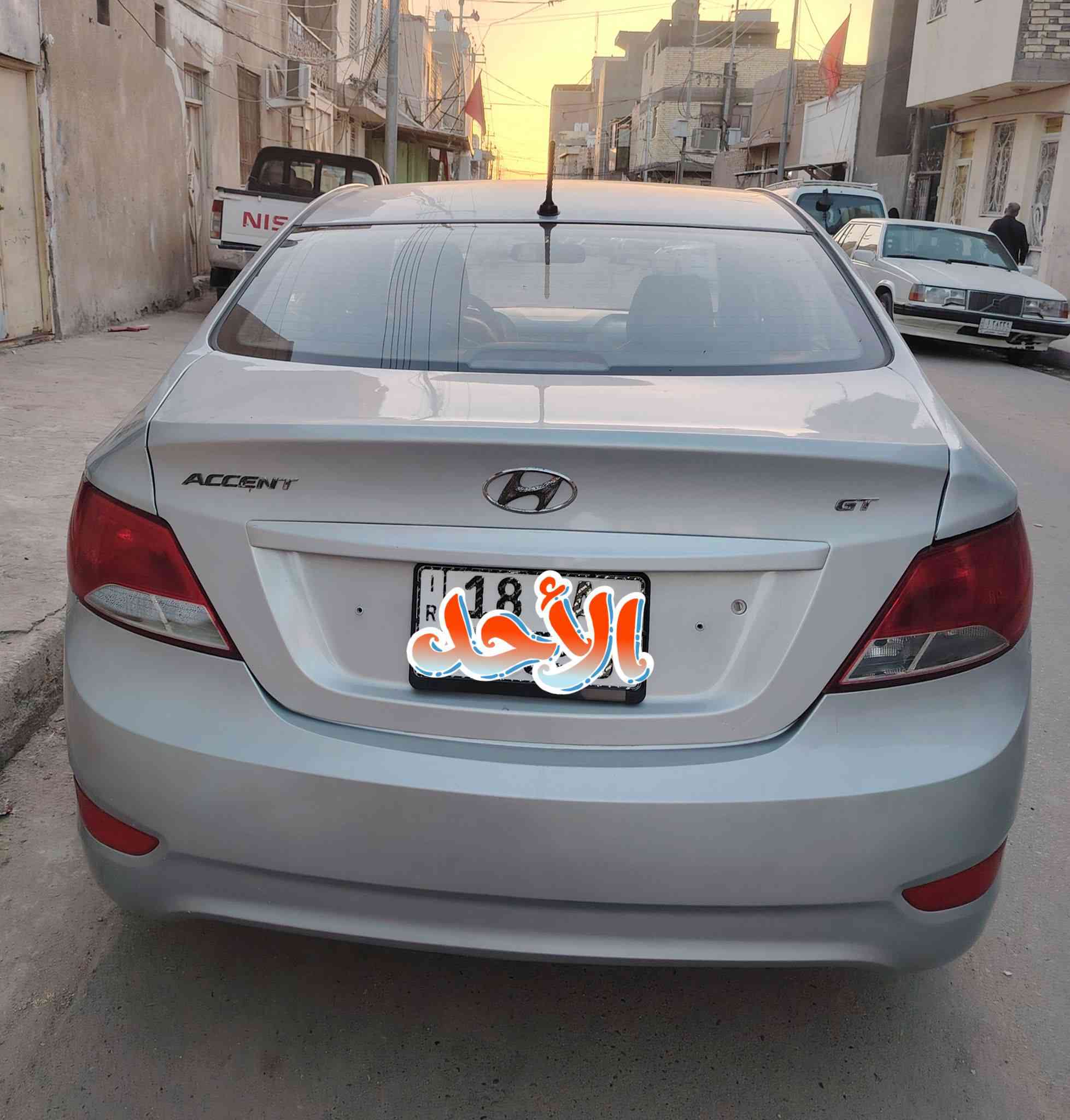 أكسنت 2016 خليجي
1600 قطرتين 

مكان السيارة النجف الاشرف 
كير ومحرك مكفول 
بيها جاملغ خلفي و 4 اصابع من الجنطة فقط مع باردات بسيطة مكحلهن ، 
طخم تاير جديد 
رقم بابل انكليزي مشروع وطني بأسمي السيارة ، السعر 87 للتواصل *********** واتساب
