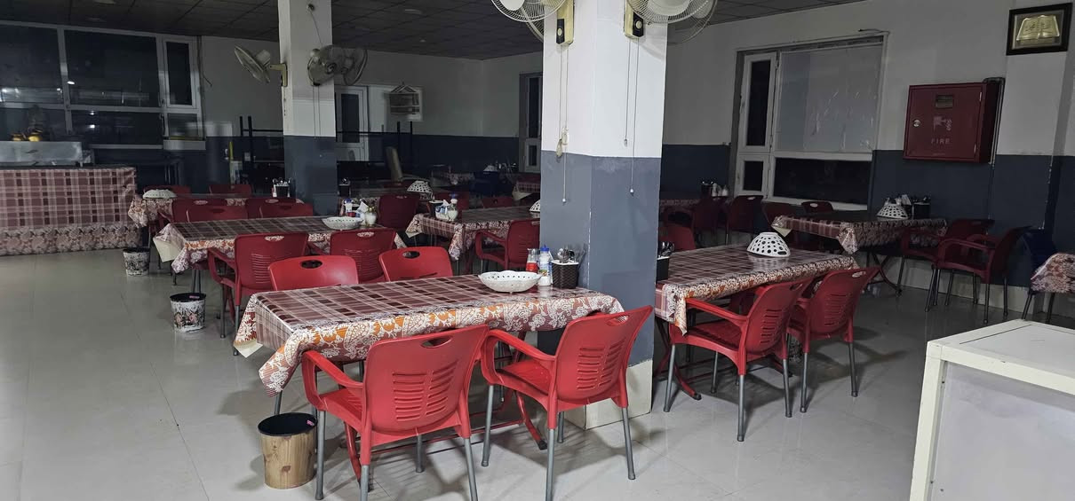 15دانه مێز 60دانە کورسی زۆر پاك بۆفۆشتن هی شریکەی کۆلا نیە هیچی شکاوی نیە شؤين هه ولير
15 ميز و 60 كرسي للبيع كلش نظيف  ومو مال شريكه كولا مكان اربيل أربيل, العراق


**إذا كنت صاحب هذا الإعلان وتريد حذفه لأي سبب، رجاءا أرسل رسالة إلى الدعم الفني**
