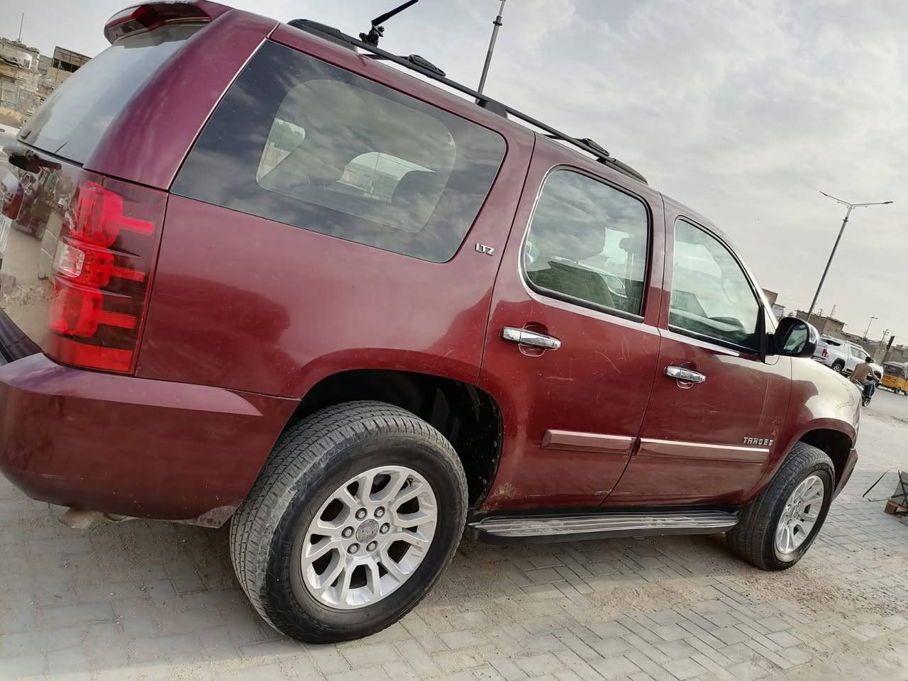 السلام عليكم سيارة تاهو 2008 للبيع 
فول مواصفات تخم تاير حداديه جديدة محرك خير من الله تبريد ثلج سنويه ل 2030  سيارة LTZ 
رقم بغداد إنكليزي باسمي تحويل ثاني يوم 
السعر 175 $ وبيها مجال 
عنوان السيارة بصرة 
***********
***********
