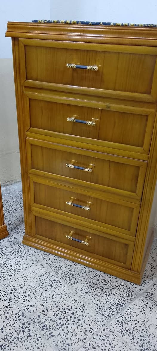 السلام عليكم عندي غرفه اخشاب جديده صاج سعر مليونين وربع مع الدوشك وبيها مجال


**إذا كنت صاحب هذا الإعلان وتريد حذفه لأي سبب، رجاءا أرسل رسالة إلى الدعم الفني**