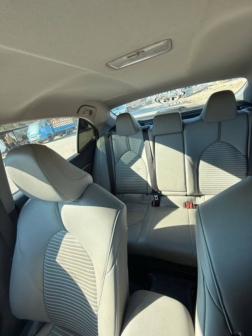 سلام وعليكم 
للبيع كامري موديل 2018 رقم شمالي 
سياره كلش جديد مواصفات SE
معروفه موصفات تخم تاير صدر سياره مكفوله كفاله عامه ماعد قطعه واحد بدون داخل بدون رباك سياه جديد ماشي 66 ميل حقيقي شرط على فحص 
بسمنه تحويل مباشر وايضاء سونار داخل منشور وصور ضرر هم 
سعر 210وبيه مجال ولسوك كلشي بيه 
مكان سيار ديالى كنعان 
رجاء الي موشراي الا يكسر بحلال عالم 
***********
