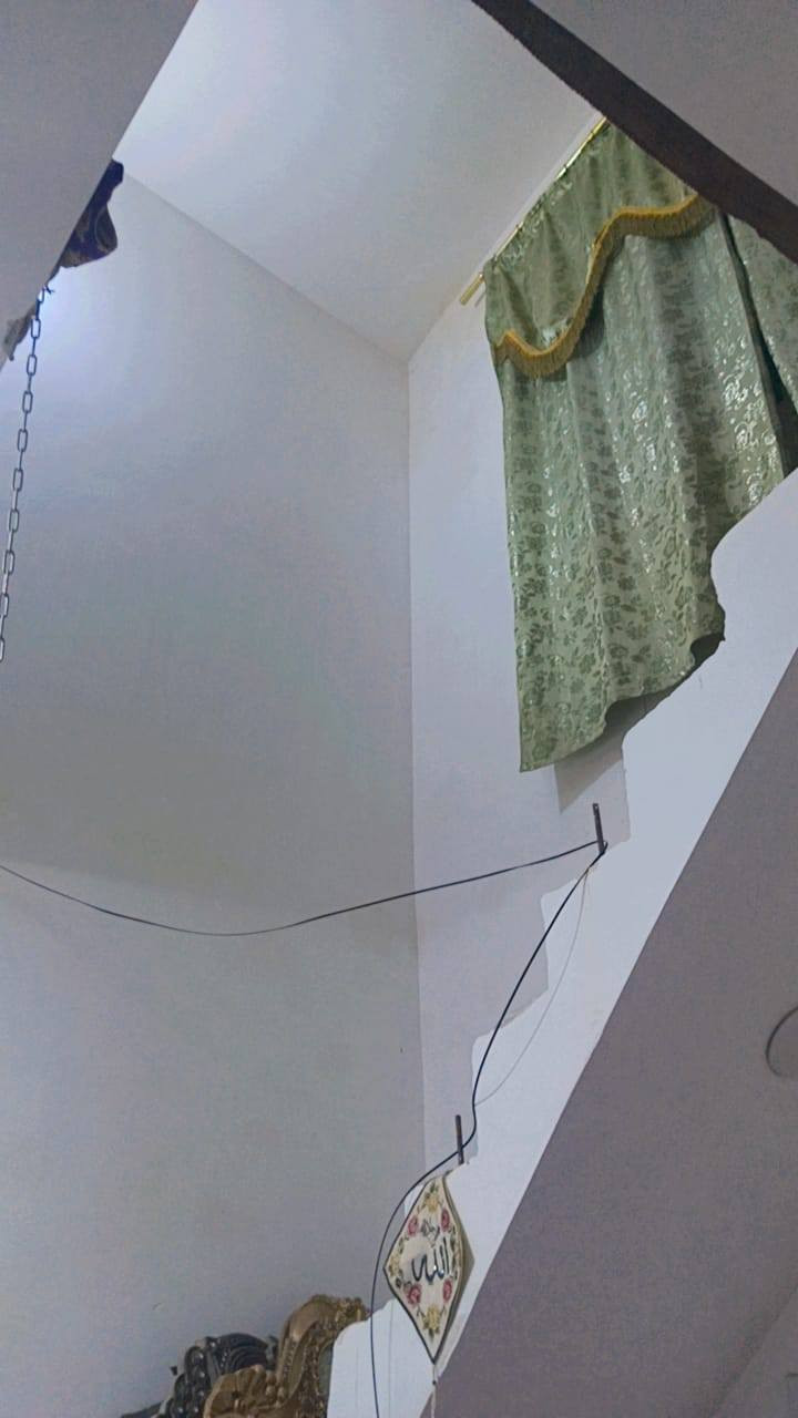 السلام عليكم بيت للبيع مساحته 112 طابو زراعي سند 25 كافه الخدمات متوفره العنوان حله المهندسين مقابل مدينه ألعاب أرض بابل قرب الجملون السعر 48 وبي مجال ***********
