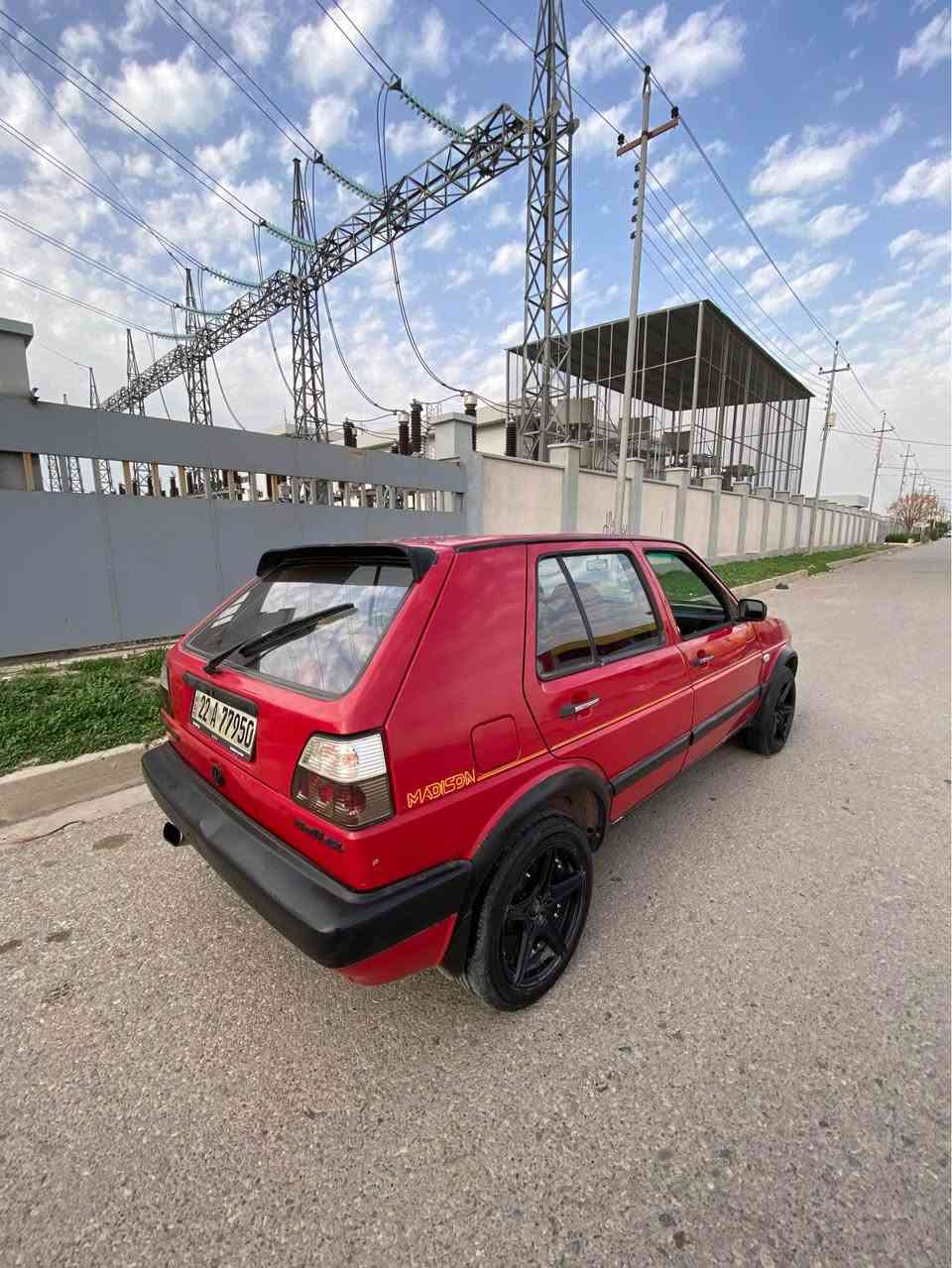 Slaw 
كولف 1990 مةكينه جوار بستن كير عادي 
سيارةكة زور خةوينه سبوغ عامه بو جواني 
سيارةكة زور جوانه و سبورته سعري 38 مجالى كةم 

كولف موديل ١٩٩٠ مكينه اربع سلندر كير عادي بلادي 
سيارة كلش حلوه ورياضيه سعر ٣٨ مجال قليل 
*********** أربيل, العراق
