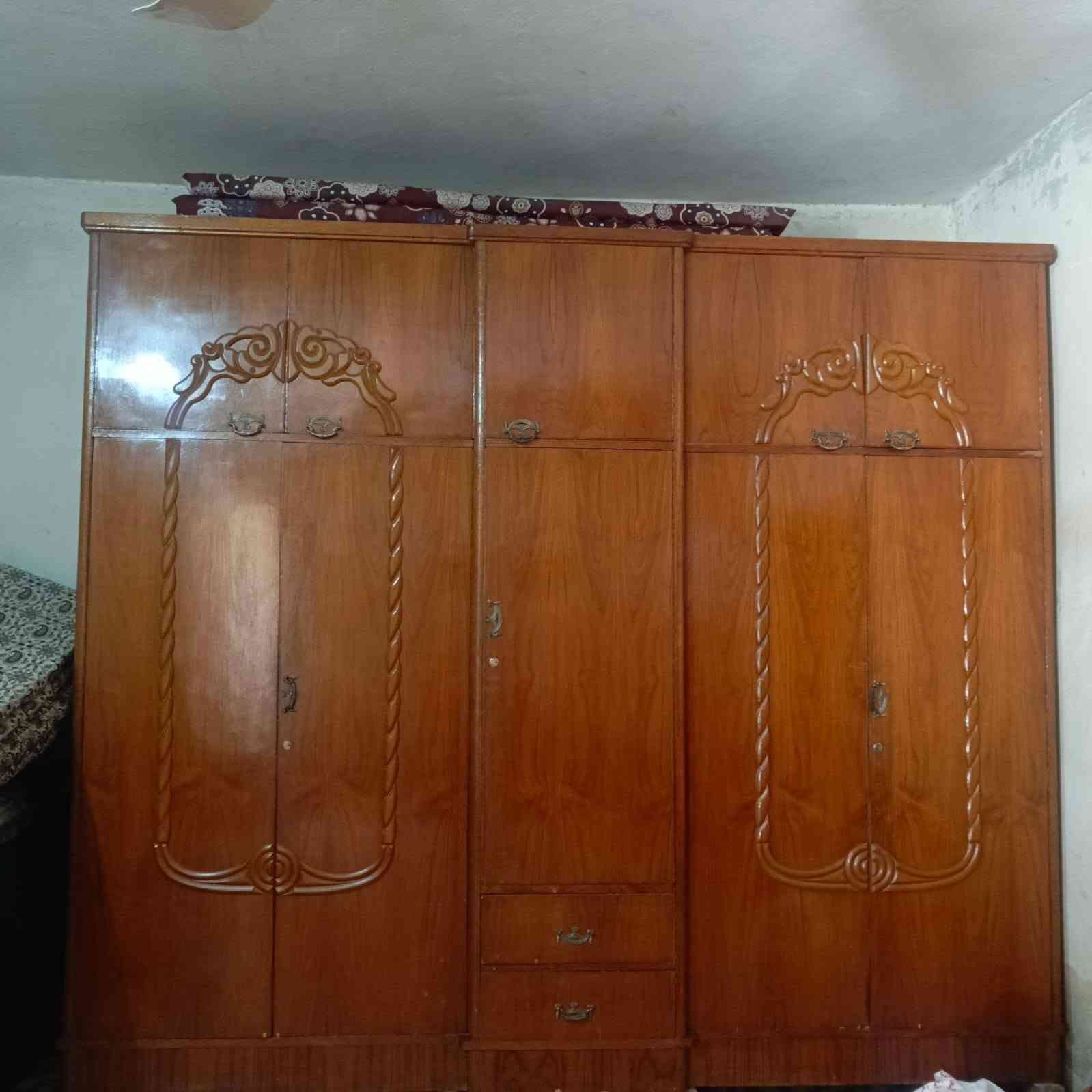 السلام عليكم اخوان هاي الغرفه للبيع 

السعر على هاذا الرقم ***********
