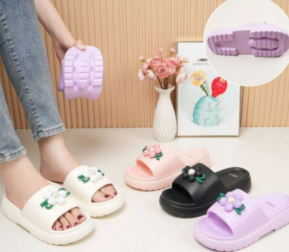 السلام عليكم محل للبيع كامل رجالي +نسائي + ولادي وبناتي كلهن درازن ابيعهن شلعه كامله بيهن 800 قطعه او ازيد المكان المعالف سوق المعالف اي استفسار ع الرقم ***********
