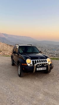 Jeep liberty 2007  فول مواصفات گێر اۆتۆماتیک دبل اکسل   ٢ پارچەی جەلات...