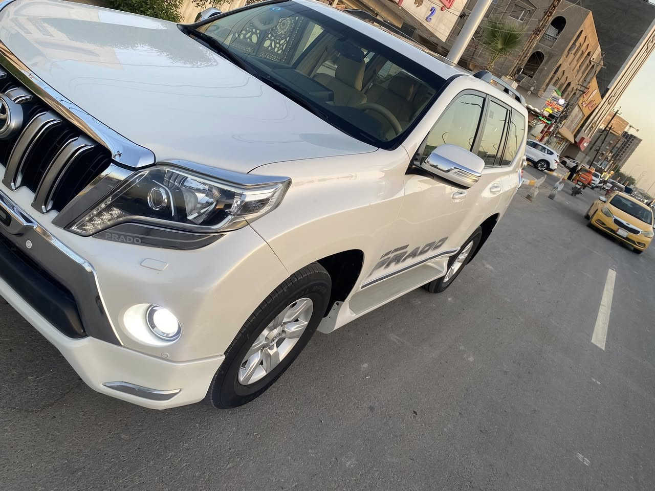 للبيع برادو موديل 2014 اعلى فئه VX  محرك 4000 سته سلندر  7 راكب 3 قطع تبريد رقم بغداد باسمي هزه ولوحات جديده
ماشيه 91 الف كم 
المواصفات 
فتحه سقف
بصمه تشغيل وابواب
كشنات جلد وحركة المقاعد الاماميه والخلفيه كهرباء
ستيرن كهرباء 
تبريد كشنات 
زراگات لايت
كاميرا وحساسات امامي وخلفي 
كروس سرعه
ثلاجة بالجكمجه
شاشه ديجيتال
اضاءة داخليه ليد
مانع انزلاق وانحدار  وفور ويل 
مرايا جانبيه كهرباء 
السياره كفاله عامه من الصبغ والتبديل فقط بارد اصبعين والگير والمحرك بلادي وكشنات السياره البلاديه والدواخل على وضع الشركه والتبريد ثلج مكاني بغداد السعر 320 وبيها مجال السياره بعد احلى من الصور للاتصال ***********
