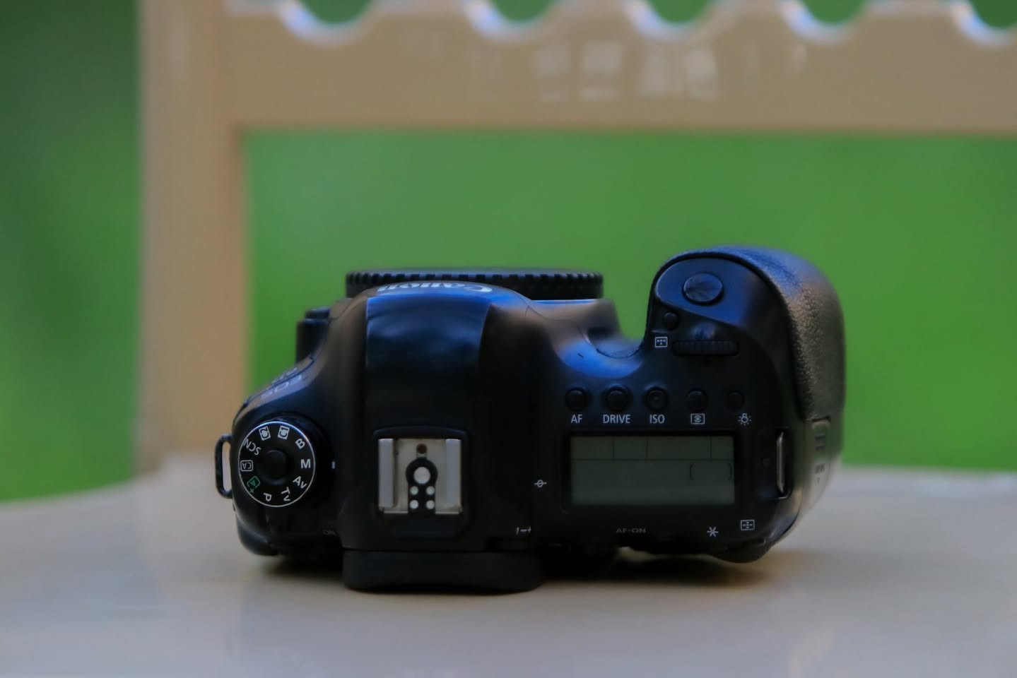 كانون سكس دي مارك تو
عدسه 70-200 فتحه 2:8 إصدار اول تك
مليون و٦٠٠ وبيهن مجال 
شراي اتصل ‭٠٧٨١ ٢٢١ ٩٣٢٢‬
