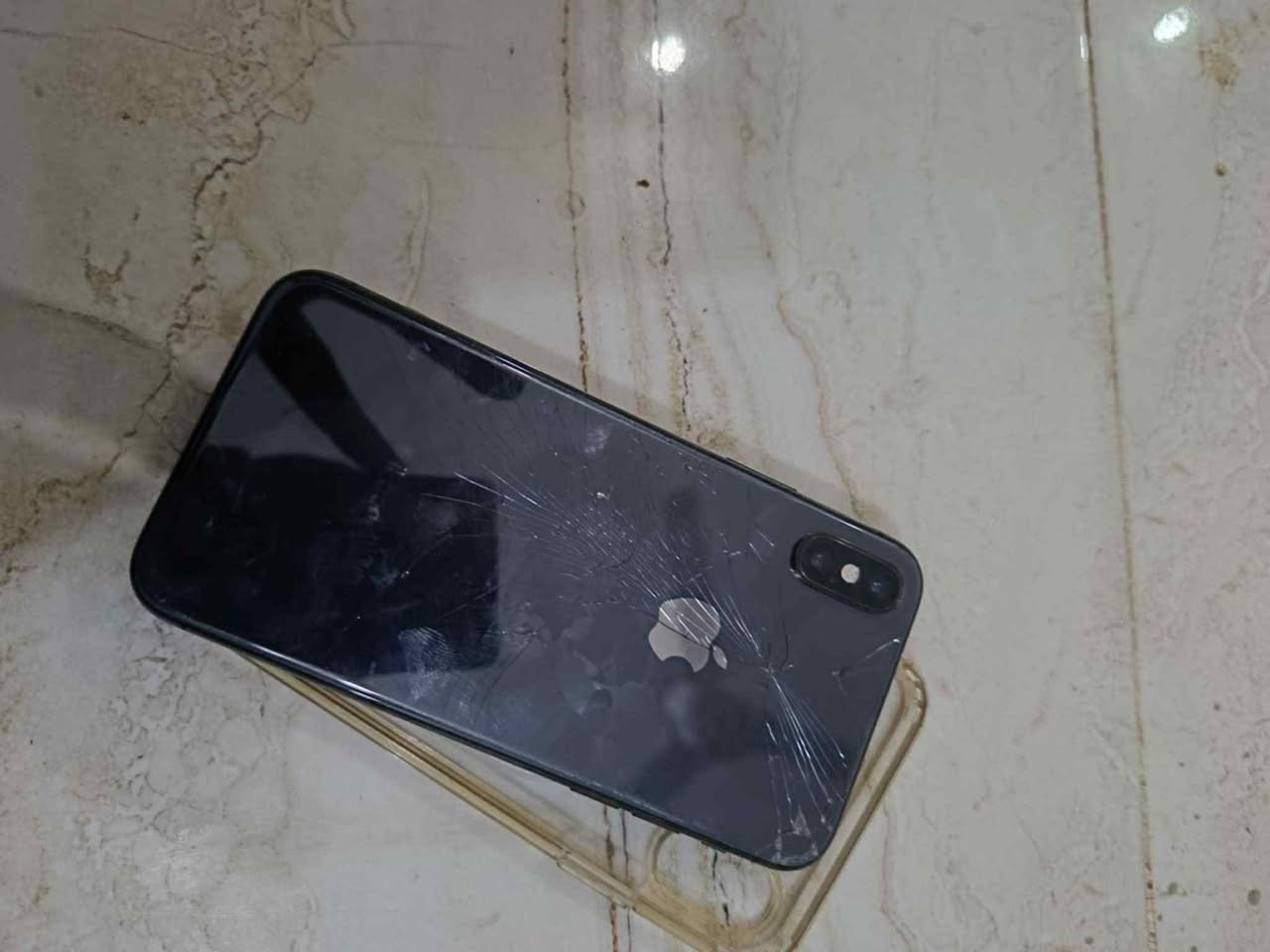 سلام عليكم ايفون اكس عادي للبيع مراوس حسب القناعه ونطي فرق مكاني دوانيه رقمي ‭٠٧٨٨ ٩٨١ ٣١٩٠‬
