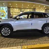 كورلا كروس موديل 2024   داخل جلد قرميدي اصلي كشنات وبطانة باب  ماشية 1...