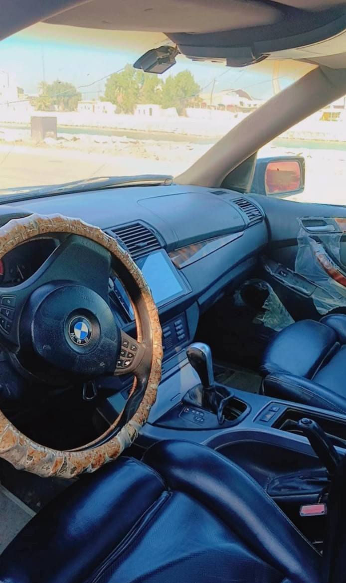 للبيع او مراوس بي ام فئه X5 موديل 2005
صبغ عام جماليه مكفوله من
 عيب الشرعي
 مكينه 8سلندر 45 باخره مكينه وكير جدد
 كير 6نمر عادي اوتو
 حداديه جديده
 باتري جديد
 فتحة سلايت كراسي كهرباء 
استيرن كهربائي ميموري
 خزن حساسات اماميه خلفيه
 ويل 20تخم كامل مع تايرات جدد 
 تحكيمات الكراسي 
ابطاين  البيبان 4جدد
 كشنات جدد
 حداديه جديده
 باتري جديد سياره جاهزه ومال جناي 
مكان سياره حله مركز ***********بيه واتساب
