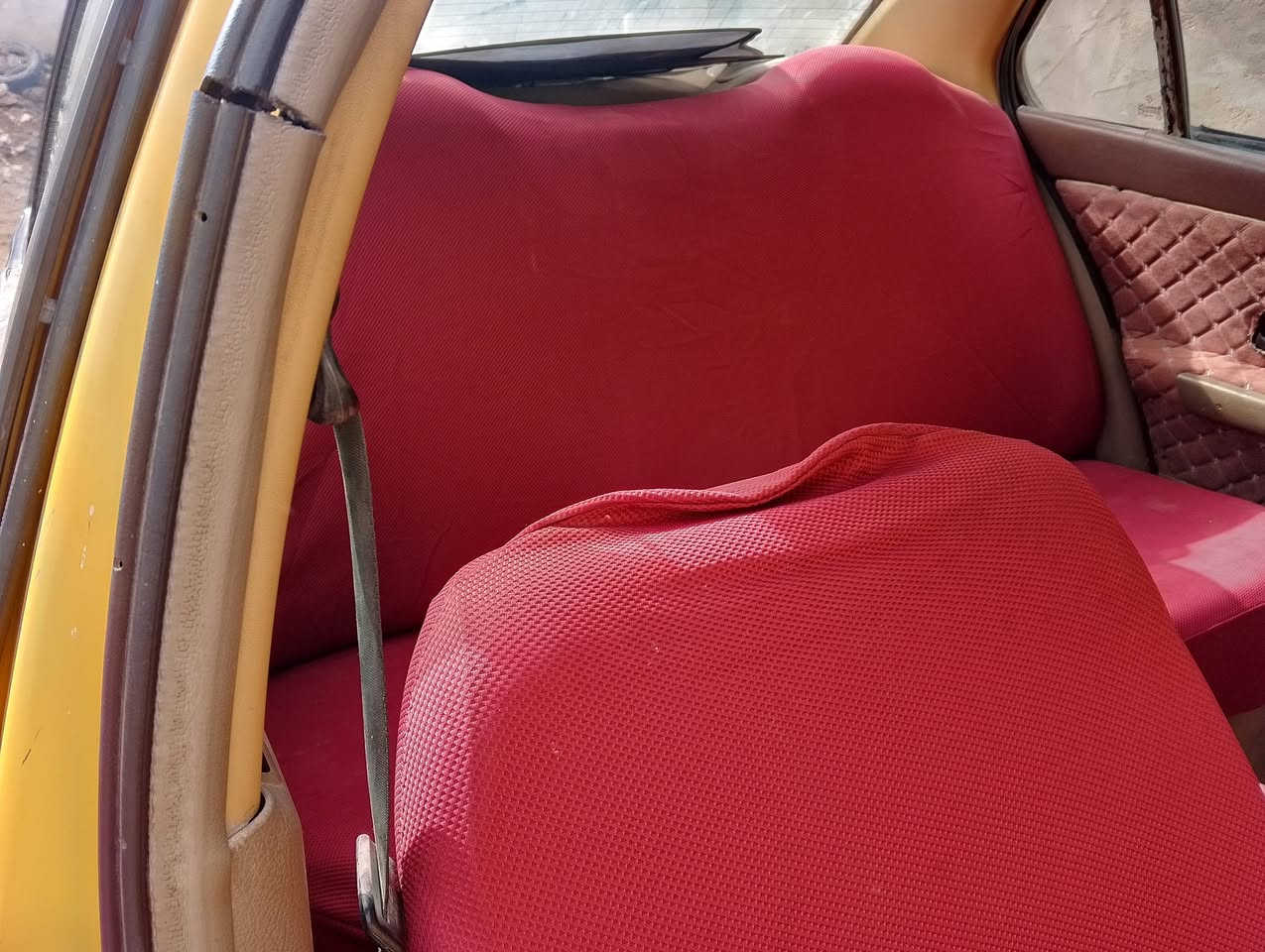 سلام عليكم سياره سمند البيع مديل 2012 رقم دولي سنويه حد 2030 محرك بي صوت حداديه تمام كهربايات شغله من طول الطول سعر 20 بيه مجال بيع او مراوس مكاني البصره ابو خصيب هاذ رقمي بي وات ساب ***********
