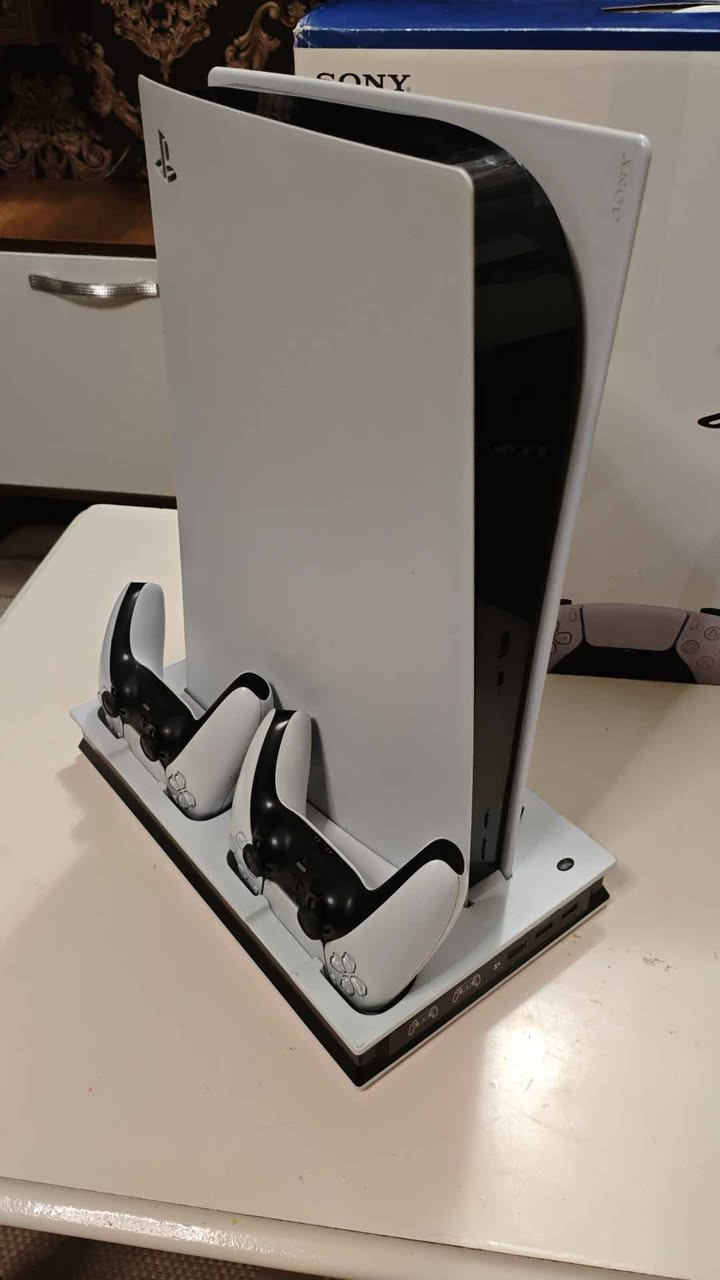 السلام عليكم ...
بلي 5 نظافة 99% مستعمل قليل كلش ذاكرته 1 تيرا وياه جوستك اضافي اصلي مو كوبي جوستك اصلي سوني ووياه ستاند حامل للجهاز وهم شاحن مغناطيسي للجوستكات ووياه جنطة سوني الاصلية كل هاي التجميعة ب600 الف قفل مكاني بغداد الغزالية للعلم الجهاز جديد بمعنى الكلمة هو واليدات مابيهن لا عطل ولا تصليح برغي مامفتوح بي الجهاز افحص وين ماتريد الي يحب يتواصل *********** بغداد, العراق
