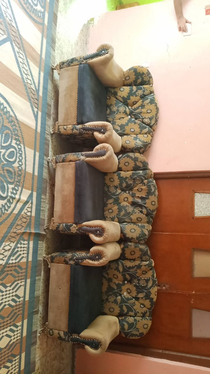 للبيع قنفات (5 قطع) بحالة جيدة جداً
نظيفات  بس استعمال خفيف.
اللون بيج ويا نقش ورد، مرتبات وحلوات للبيت.
السعر: 250 ألف دينار عراقي (قابل للتفاوض للجادين).


**إذا كنت صاحب هذا الإعلان وتريد حذفه لأي سبب، رجاءا أرسل رسالة إلى الدعم الفني**