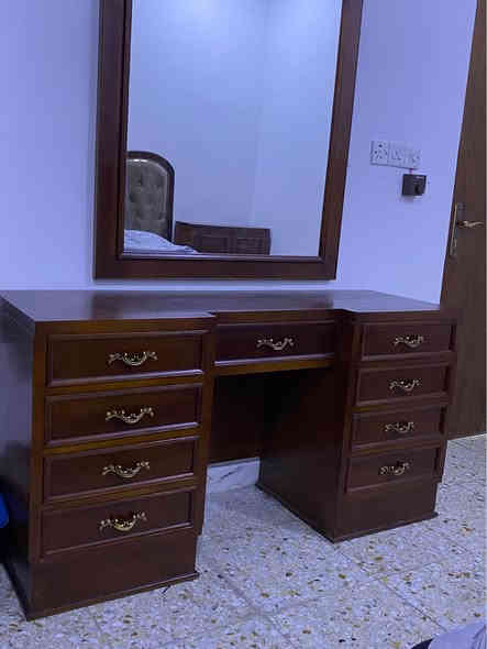 السلام عليكم 
للبيع غرفه صاج اصلي من الجد للحفيد استخدام ٧ اشهر  فقط مصبوغة لتبديل اللون فقط من بيجي الى جوزي فصلتهة ب٣ ملايين ونص وصبغتهة بمليون و٣٥٠ 

للبيع ب٣ ملايين الغرفه اخت الجديده صار عندي سفر وداصفي بالغراض 
مكاني الدوره حي الحسين 
للأستفسار *********** 
متوفر  واتساب بغداد
