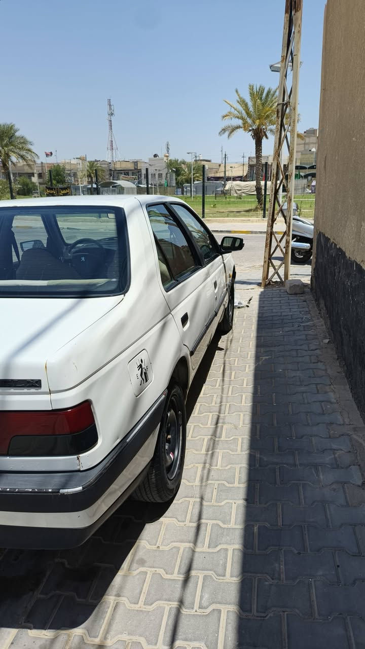 السلام عليكم
بيجو 405 موديل 2012 للبيع سياره نصبتها حلوه عايزه بس تبريد جاهزه من كل شي حداديه وكير ومحرك فقط بيها ضربه بالجاملغ الخلفي صبغ باب وجاملغ من جهة السائق مداور ثاني يوم شرط 
السعر 35 وبيها مجال بسيط مكان السياره نجف للتواصل 
***********
