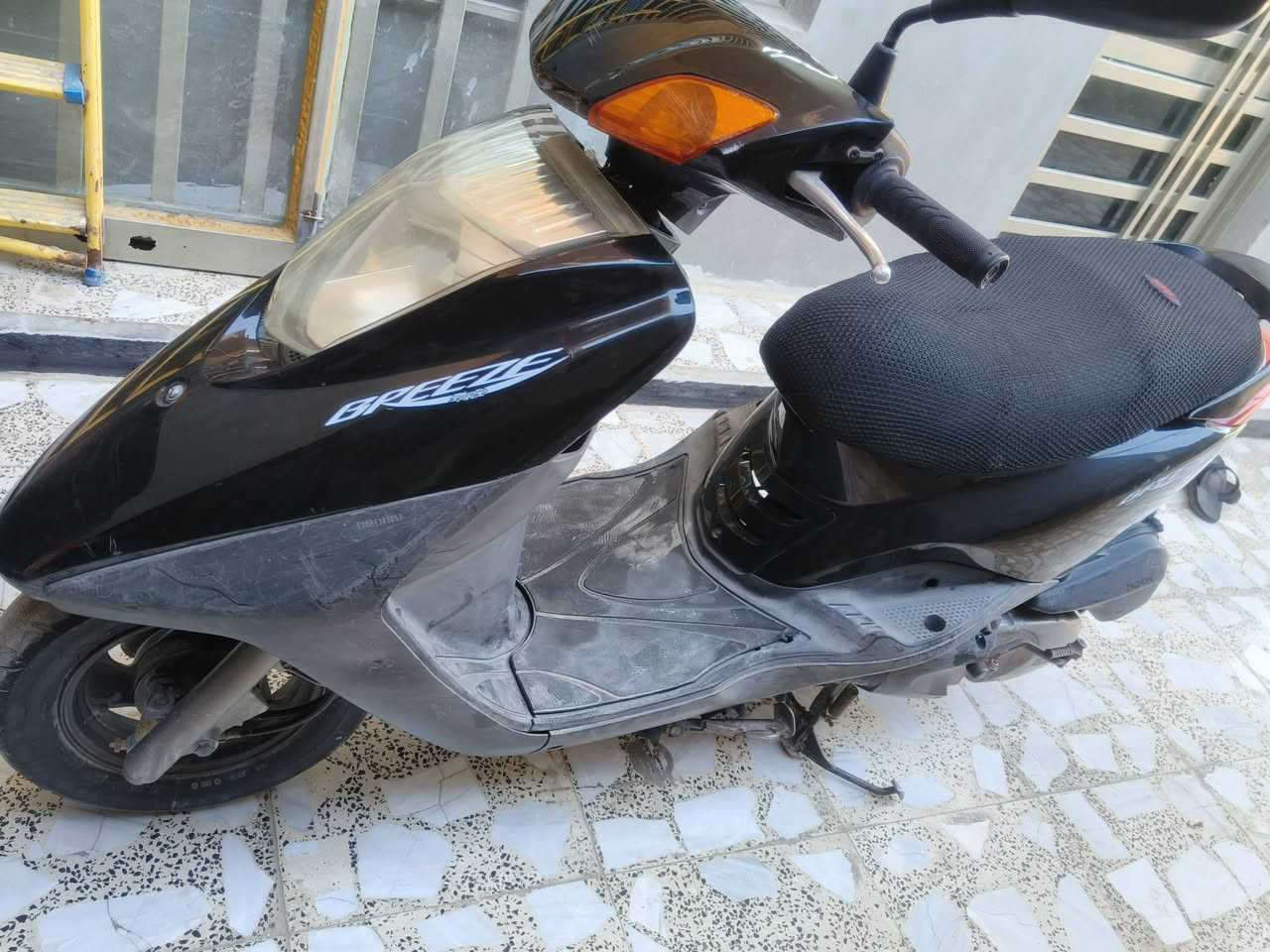 دراجة بريز كابريتر للبيع فقط 
دراجة كاملة ماناقصه اي شي ‏
نظيفة جداً مشترية من الرمبة 
السعر 750الف وبيهة مجال
العنوان بغداد مدينة الصدر 
الشراي يتصل او واتساب ***********
