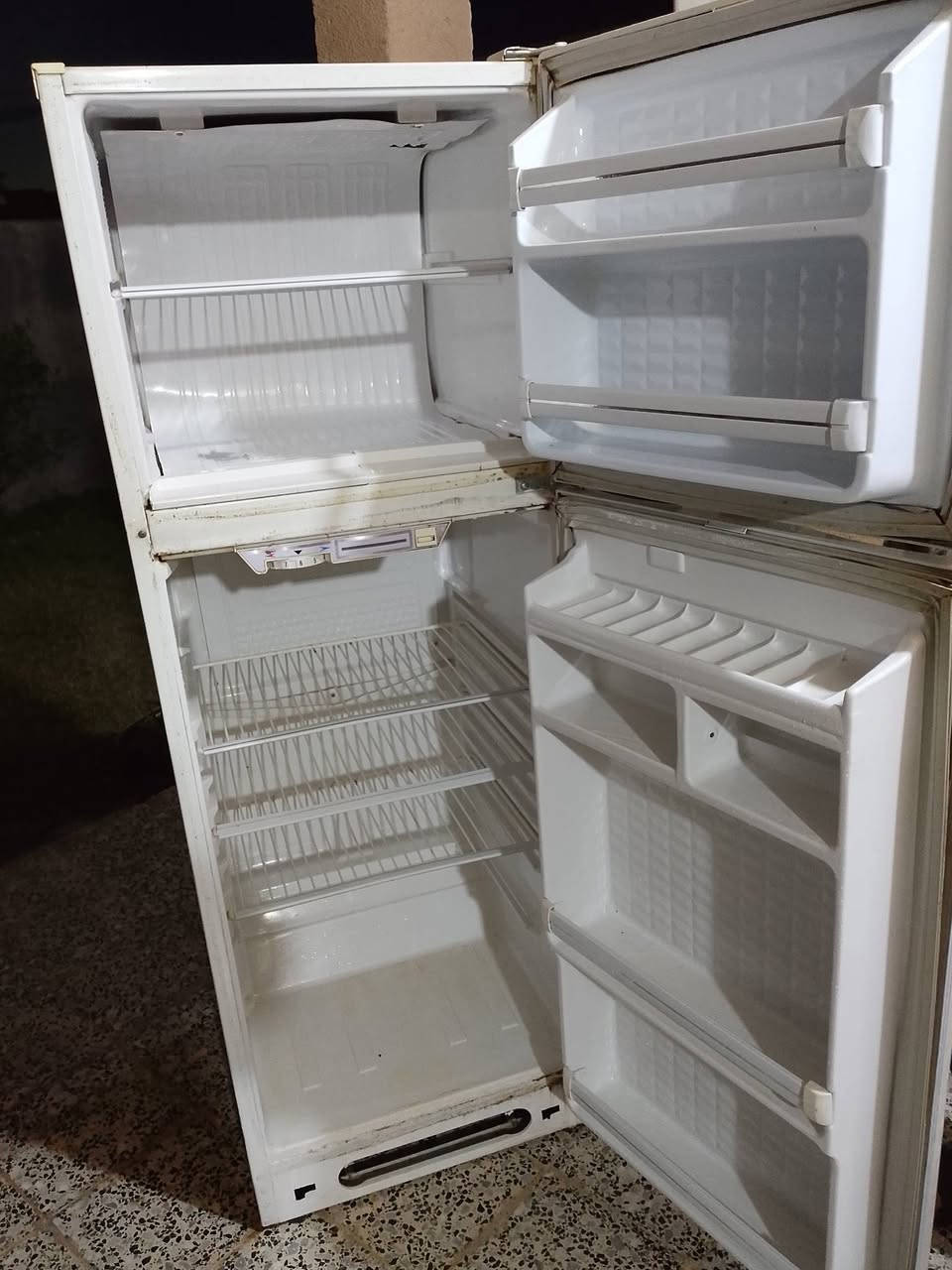 السلام عليكم ثلاجة مستخدمة للبيع نوع كونكورد البناني معروف هالنوعيه اصلي شرط النضافه و التجميد حجم كبير ما اعرف لو 20لو 22 اي عيب مابيها السعر 200 وبيها مجال تجي تشوفها وتدلل العنوان ناحية الصينية


**إذا كنت صاحب هذا الإعلان وتريد حذفه لأي سبب، رجاءا أرسل رسالة إلى الدعم الفني**