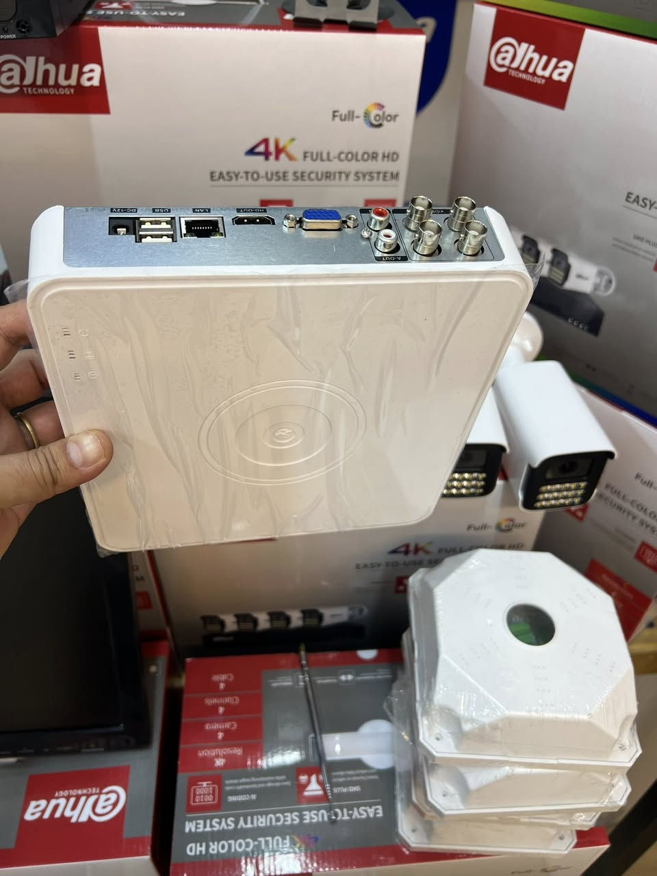 متوفر اجهزة Dvr مع ملحقاته محولة وماوس متوفرة كميات السعر ٣٠ الف فقط
***********
