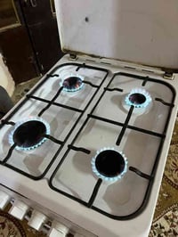 للبيع طباخ تركي شركة نوال 4 عيون وفرن نضيف السعر 75 الف وبي مجال هـ 07...