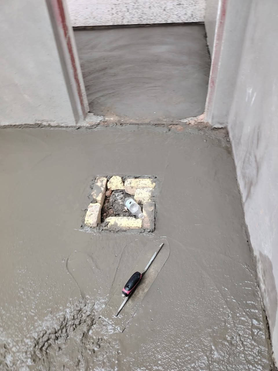 يوجد كادر خباطه   صب ارضيات
تدخيل سبيس وحدل تطليع اتراب وحدل قفاز  ترميم بيوت  قلع كاشي 

***********
