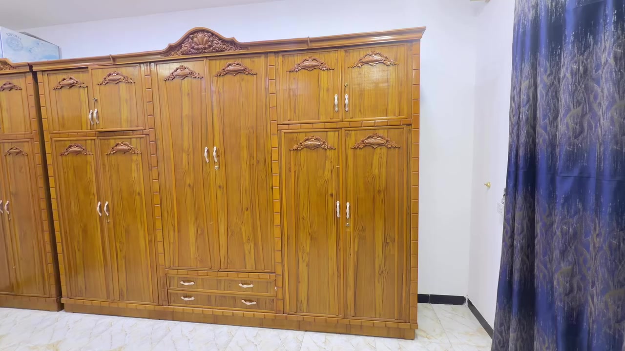 غرفة صاج داخل وخارج ٤(م)جديدة مستعملة شهرين مابيهة اي شخط العنوان بغداد السعر (مليون ٦٠٠) وبيهة مجال *********** واتساب  موجود
