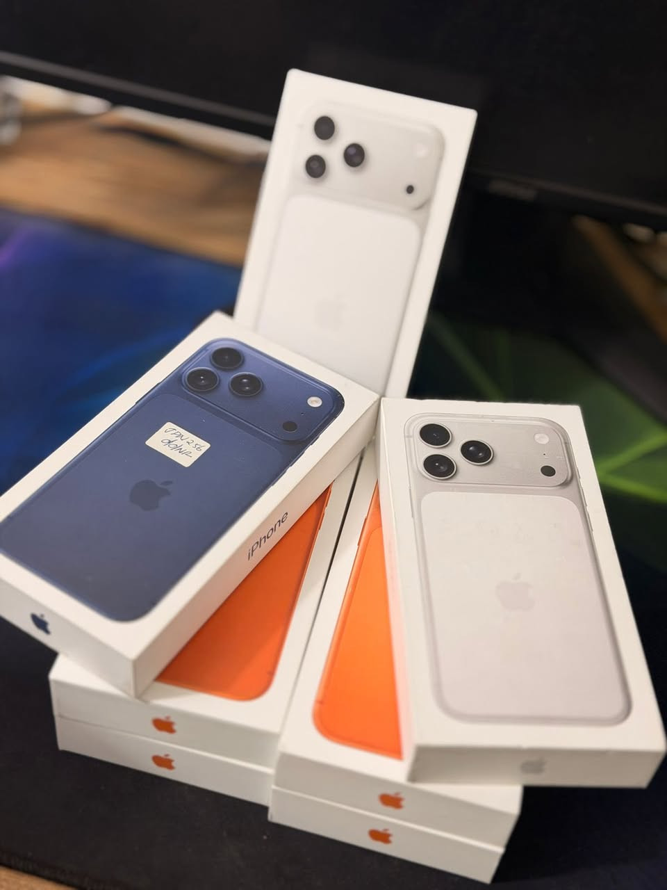 ‏📱 iPhone 17 Pro Max
نسخة (eSIM فقط البطارية حجم الكبير )
‏🔹 256GB
‏• 🟠 Orange — 000،000
• 📞 ***********
