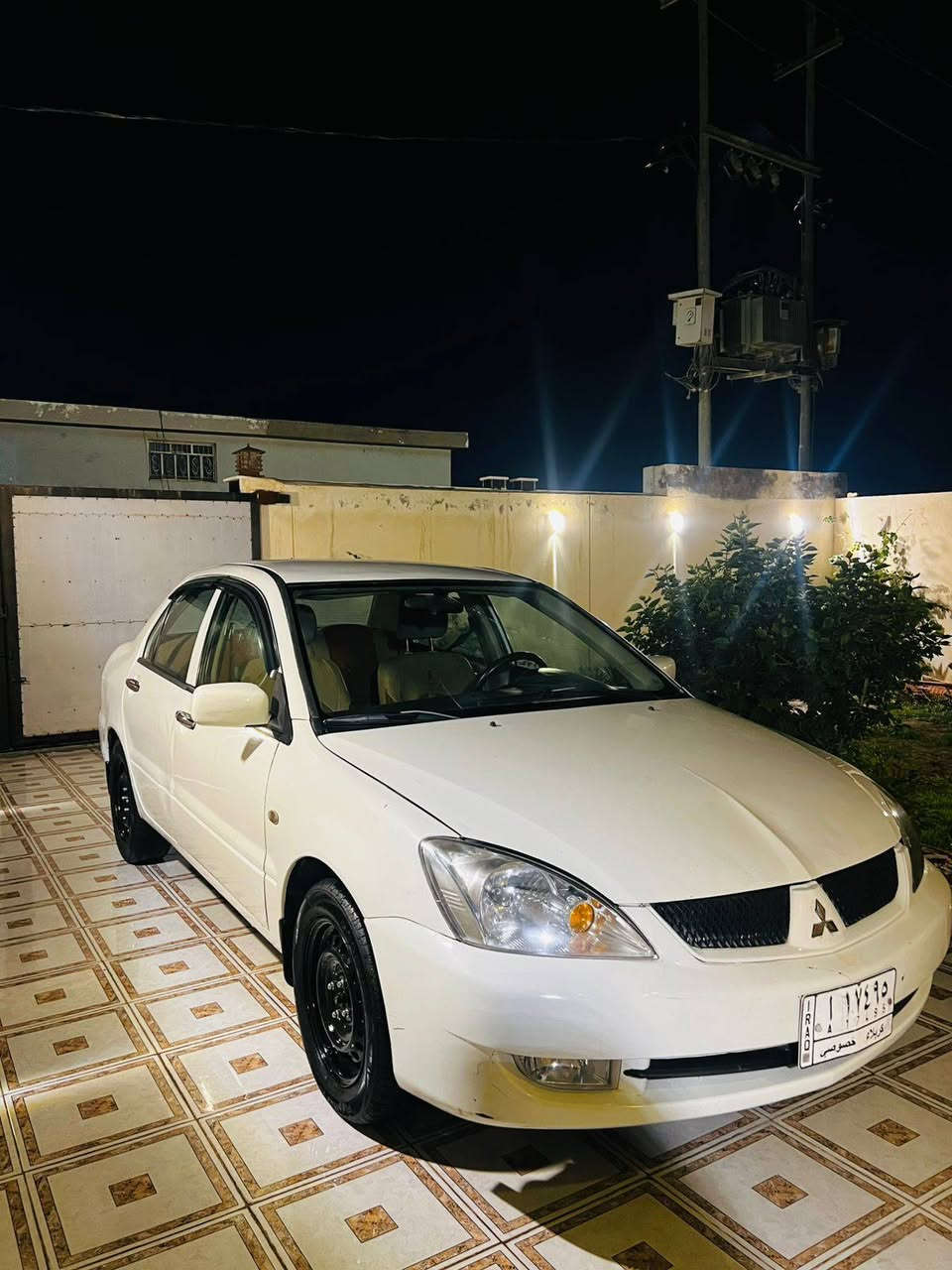 سلام عليكم 
لانسر 2010 
رقم كربلاء تحويل مباشر 
كير محرك بحاله جيده حجم المحرك 1500

صدر امامي وخلفي جديد 
سياره كامله متصرف عليها 
السياره ابيعلك احزام
مكانها كربلاء طويريج 
واتساب ***********

السعر 73 وبيها مجال
