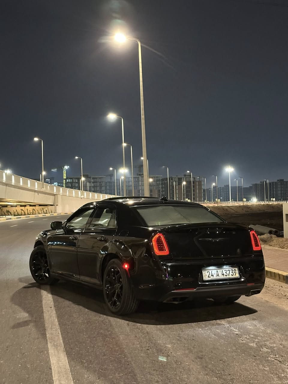 السلام عليكم
نوع السيارة : كرايسلر اوباما c300
الموديل : ٢٠١٧ اصل اصل
الرقم : دهوك سنوية ل ٢٠٢٧ 
المحرك :٣٦٠٠ يعني ٦ سلندر 
الضرر : جاملغ و باب صفحة السايق بدون ايرباك بدون شواصي 
اللون : اسود و الداخل بيجي 
المكان : البصرة 
المواصفات : 
كشنات جلد تبريد و تدفئة
بناوراما
كشنات ميموري
شاشة كار بلي 
كامرة دوارة 
بردة خلفية 
يعني من الاخير السيارة فول الفول 
عليهة بجم اس 
و السيارة ما ناقصهة برغي 
***********
