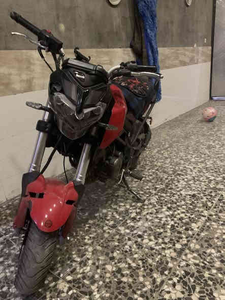 سلام عليكم 
بنلي 
135
للبيع هاذه رقم صاحبه 

‭0775 156 3601‬
