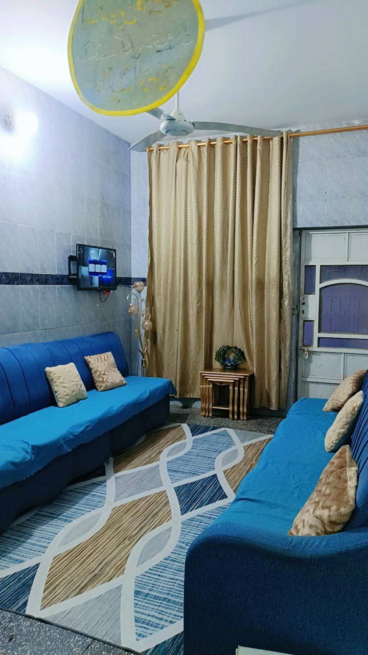 بيت للبيع في الشعب_ شارع الصحة_شارع الكويتي المساحة 150 الواجهة7ونص النزال 20 يحتوي على طابقين الطابق الأول استقبال و غرفة نوم ومساحة درج ومطخ حار وبارد + حمام و تواليت داخلي و خارجي الطابق الثاني يحتوي على ثلاث غرف و حمام الطابق الثالث سطح ومخزن للاستفسار الاتصال على الرقم
***********
