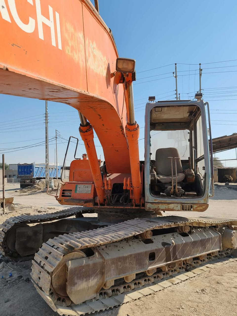 السلام عليكم
حفاره للبيع موديل 94 الحفاره جاهزه من كلشي تحويل مباشر 
للاستفسار والاتصال ***********
