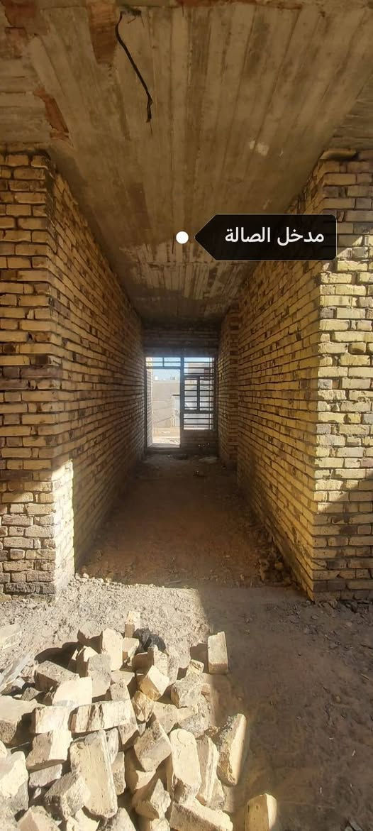 السلام عليكم
بيت للبيع طابوق درجه اولى مساحة البناء 200م مع ترك 100م صب بتلو اساس و سطح

يحتوي على

*غرفتان 5*4 مع حمام داخلي لكل غرفه

*صاله 10*4 درج دور

*مطبخ 5*4

*استقبال9*4

المكان. البراكية شارع المطار القديم

للاتصال. ***********
