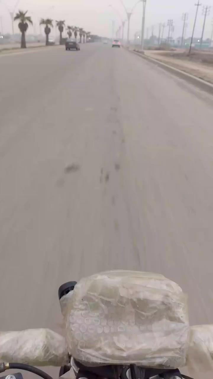 السلام عليكم شباب دراجه للبيع خمسه قير اللي يحب يتواصل يطبل خاص.


**إذا كنت صاحب هذا الإعلان وتريد حذفه لأي سبب، رجاءا أرسل رسالة إلى الدعم الفني**