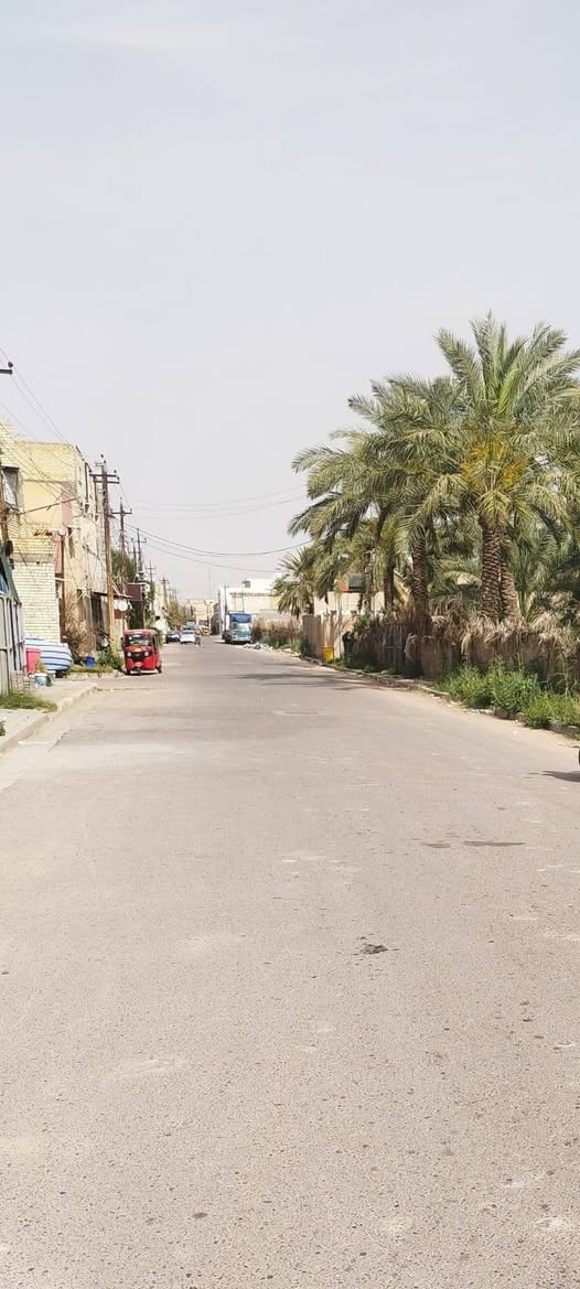 السلام عليكم قطعه ارض للبيع 200متر شعب حي البساتين حي المصطفى قرب حسينية وجامع محمد جواد كامله  خدمات واجهه 10متر ونزال 20متر موقع حلو منطقة كلش حلوه اني صاحب القطعه تكعد يم ابو الملك بيه سند وقرار محكمة ومكاتبه ويه صاحب سند زراعي سند25 على طابو العظمية  سعر100مليون وبيه مجال ***********
